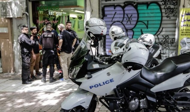 Alldaynews.gr Θεσσαλονίκη: Μπήκαν με όπλα σε κοσμηματοπωλείο και άρπαξαν 100.000 ευρώ