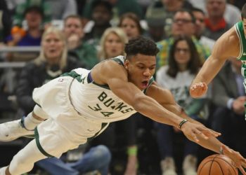 Το πήρε πάνω του ο Γιάννης και οι Μπακς έφεραν τη σειρά στα ίσια! (video)