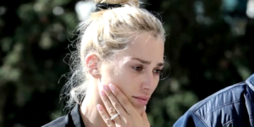 Alldaynews.gr «Αυτός κρύβεται πίσω από την τραγωδία»: Ξέσπασμα της Βικτώρια Καρύδα για τη δολοφονία του συζύγου της