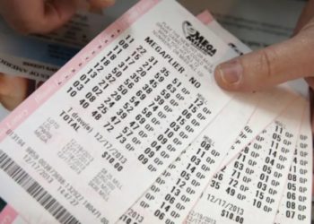 Έπαιζε επί 13 χρόνια τους αριθμούς που είδε στον ύπνο του και τελικά κέρδισε 1 εκ. δολάρια