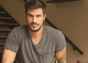 Σε αυτόν τον παίκτη του MasterChef πρότεινε συνεργασία o Άκης Πετρετζίκης (video)