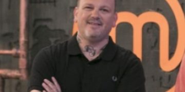 Alldaynews.gr Δημήτρης Σκαρμούτσος: Νέο άγριο κράξιμο στο Master Chef! «Δεν θα πήγαινα ούτε ως…»