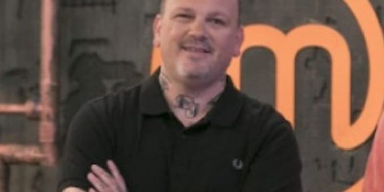 Alldaynews.gr Δημήτρης Σκαρμούτσος: Νέο άγριο κράξιμο στο Master Chef! «Δεν θα πήγαινα ούτε ως…»