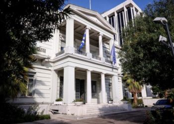 Σκληρή απάντηση του ΥΠΕΞ στην Τουρκία: Απαράδεκτες και αβάσιμες οι διεκδικήσεις