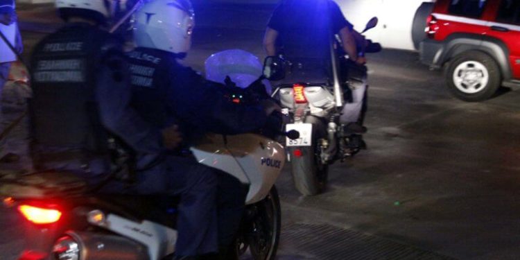 Alldaynews.gr Τρόμος στην Αχαρνών: Τον πυροβόλησαν στη μέση του δρόμου!