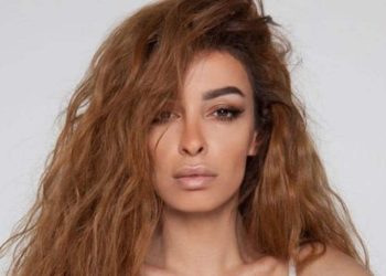 Βραβεία MAD:Σαν αλβανική σημαία εμφανίστηκε η Φουρέιρα στην σκηνή[video]