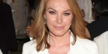 Alldaynews.gr Ελληνίδα τραγουδίστρια ξεσπά για την Στεφανίδου: Δεν τη θέλω (video)