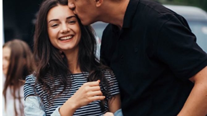 Alldaynews.gr Γνωριμία μέσω Facebook: Είναι καταδικασμένη να αποτύχει;