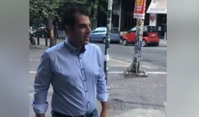 Ο Πλεύρης στην πλατεία Εξαρχείων λέει πως θα τελειώσει η ανομία, ψυθιρίζοντας (vid)