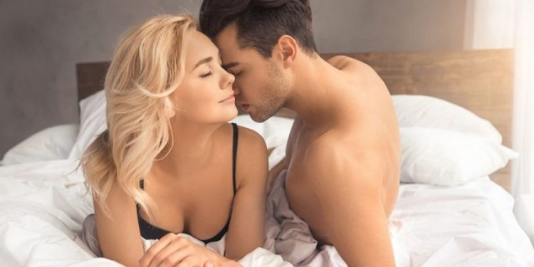 Alldaynews.gr Ποιες γυναίκες τολμούν το σεξ με αναμμένο φως;