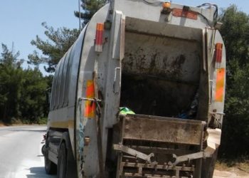 Χαμός στα Τρίκαλα: Πώς η τσάντα με τις εισπράξεις βρέθηκε στα… σκουπίδια