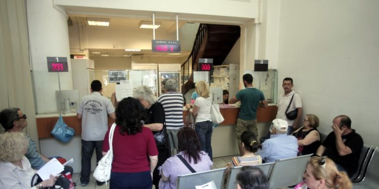 Alldaynews.gr Από Δευτέρα μειώνεται η ταλαιπωρία στον ΕΟΠΥΥ – Τώρα θα κάνουν ουρές στα ΚΕΠ για τα “ακριβά φάρμακα”!