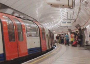 Ανακοίνωση έπος: Τρένο καταφθάνει ως “πυγμάχος” (vid)