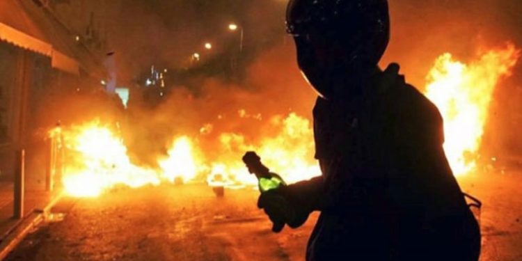 Alldaynews.gr Θεσσαλονίκη: Επίθεση με βόμβες μολότοφ σε σύνδεσμο του ΠΑΟΚ