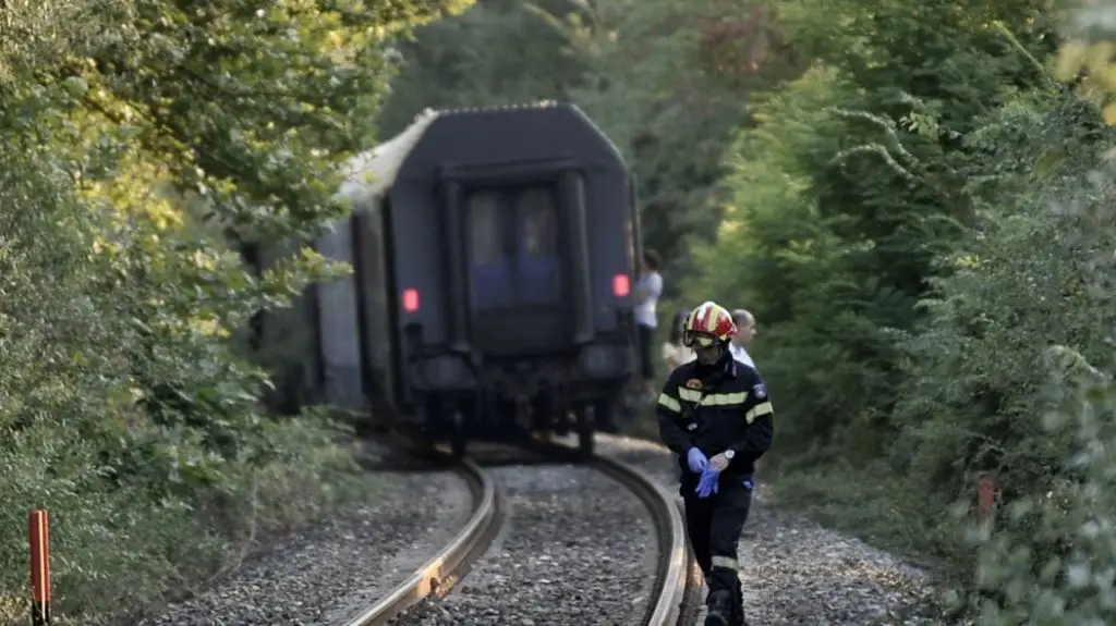 τρένο-τραίνο-treno-traino