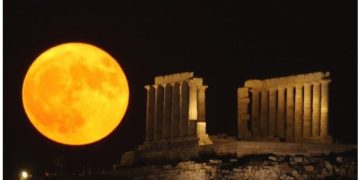 Alldaynews.gr Πανσέληνος Αυγούστου: Γιατί θα είναι μικρή – Ποια θα είναι η μικρότερη του 2019