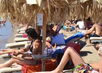 Πανικός σε παραλία: Άνδρας επιχείρησε να βιάσει δύο κοπέλες μέρα-μεσημέρι!