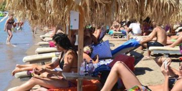 Alldaynews.gr Πανικός σε παραλία: Άνδρας επιχείρησε να βιάσει δύο κοπέλες μέρα-μεσημέρι!