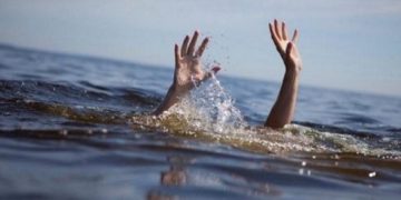 Alldaynews.gr Μυστήριο με την ταυτότητα του άντρα στη Σύρο που σώθηκε από πνιγμό