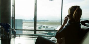 Alldaynews.gr Είπε στον επιχειρηματία σύζυγο ότι πάει για ψώνια, του άφησε τα παιδιά, πήρε τα λεφτά και πήγε… αεροδρόμιο