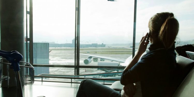 Alldaynews.gr Είπε στον επιχειρηματία σύζυγο ότι πάει για ψώνια, του άφησε τα παιδιά, πήρε τα λεφτά και πήγε… αεροδρόμιο