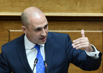 Ο Μπογδάνος σε «θεωρία συνομωσίας» κατά Τουρκίας για Μόρια αλλά αμέσως τη… μάζεψε