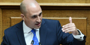 Ο Μπογδάνος σε «θεωρία συνομωσίας» κατά Τουρκίας για Μόρια αλλά αμέσως τη… μάζεψε