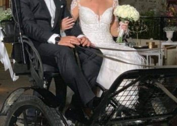 Μετά την Ράπτη που παντρεύτηκε τον σωματοφύλακά της και πρώην βουλευτής παντρεύτηκε την αστυνομικό του[photos]