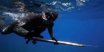 Δείτε τη μεγαλύτερη τσιπούρα που έχει πιαστεί ποτέ στην Ελλάδα [photo]