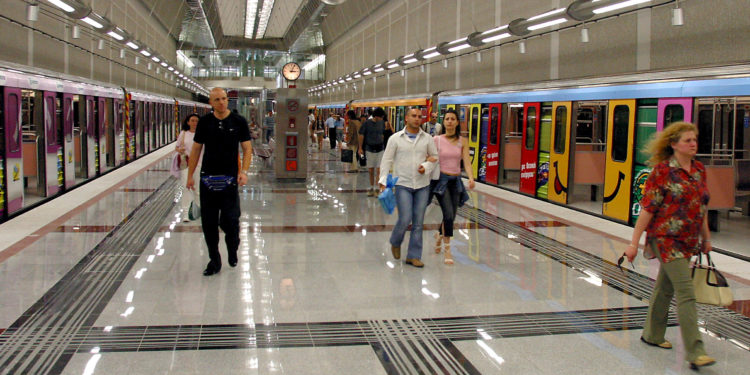 Αλλάζουν όνομα δύο κεντρικοί σταθμοί του μετρό – Ποιος θα ονομάζεται «Παύλος Μπακογιάννης»