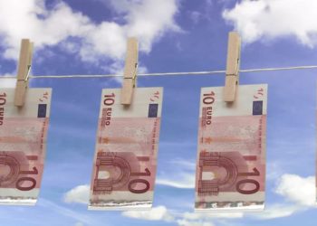 Για ξέπλυμα χρήματος ελέγχονται 1.073 μεγαλοοφειλέτες του Δημοσίου