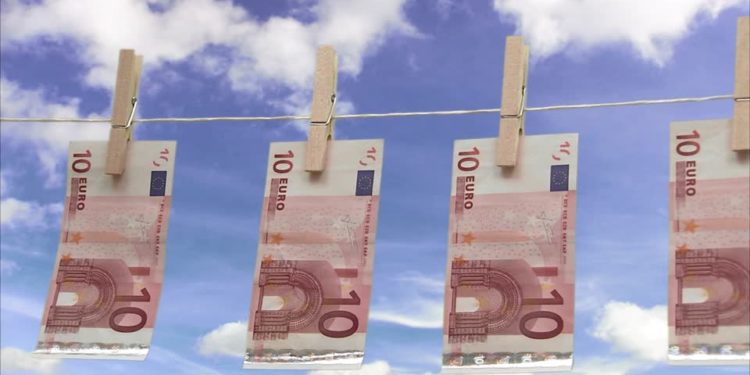 Alldaynews.gr Για ξέπλυμα χρήματος ελέγχονται 1.073 μεγαλοοφειλέτες του Δημοσίου