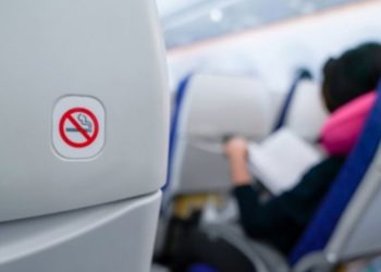 Κρήτη: Κάπνιζε στις τουαλέτες του αεροπλάνου – Συνελήφθη στο Ηράκλειο