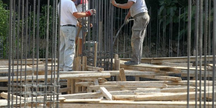 οικοδομή-oikodomi-ergates-ergazomenoi-