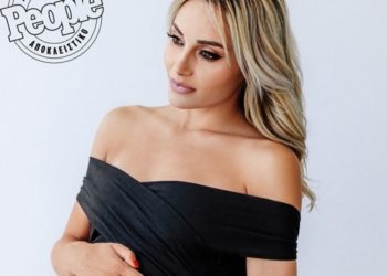 Η Βασιλική Μιλλούση μας δείχνει την κοιλίτσα της: Πριν γίνουμε ζευγάρι με τον Λευτέρη ήμασταν φίλοι (ΦΩΤΟ)