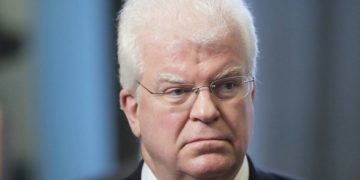 Δήλωση – βόμβα από Ρώσο πρέσβη: Ο Tραμπ θα εγκαταλείψει τους Έλληνες, όπως έκανε με τους Κούρδους