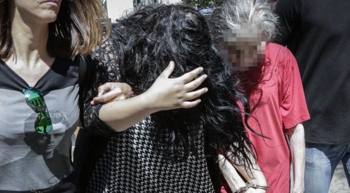 Alldaynews.gr Πετρούπολη – Μητέρα νεκρού μωρού: Το έβαλα στη σακούλα και της είπα πέτα την