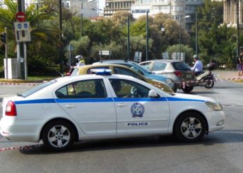 Χαϊδάρι: Μαφιόζικο χτύπημα – Πυροβόλησαν 6 φορές οδηγό αυτοκινήτου και εξαφανίστηκαν