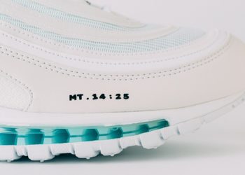 Επιχειρηματικό Δαιμόνιο: Νερό από τον Ιορδάνη σε σόλες – «Περπάτα σαν τον Ιησού» – 2.500 δολάρια το ζευγάρι! (pics)