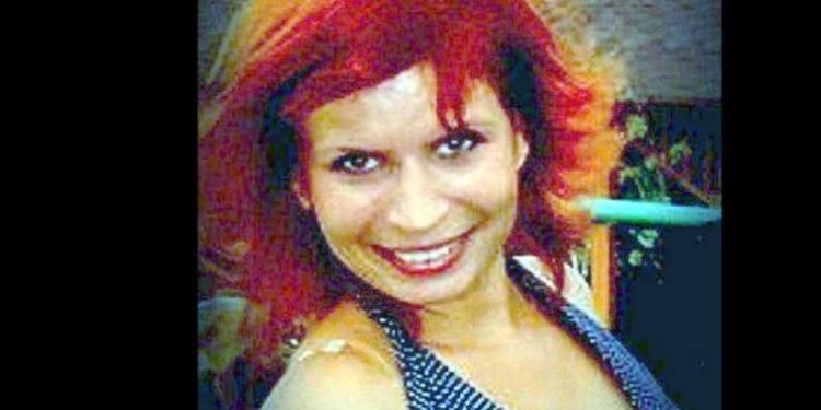 Ρωσία: Καθηγήτρια μαθηματικών παραιτήθηκε από το κολέγιό της, επειδή μοιάζει… με πορνοστάρ