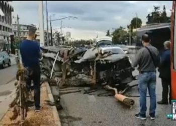 Σοβαρό τροχαίο στην Κηφισίας – Ο οδηγός βγήκε “Ατσαλάκωτος” και πήγε σπίτι του!![video]
