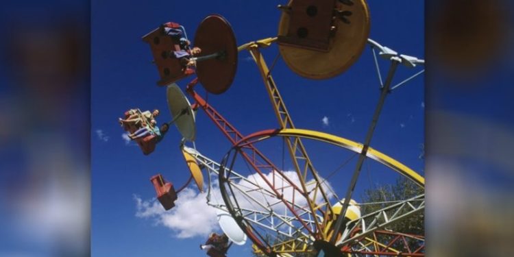 Το καρουζέλ του τρόμου: Τραγικό τέλος για 24χρονη σε λούνα παρκ[video]