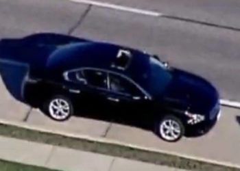 Δύο αδέρφια πυροβόλησαν πατέρα μπροστά στα 4 παιδιά του![video]