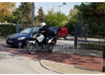 Λαμία: Έπιασαν στα «πράσα» παππού να κάνει σεξ με γυναίκα στο αυτοκίνητο
