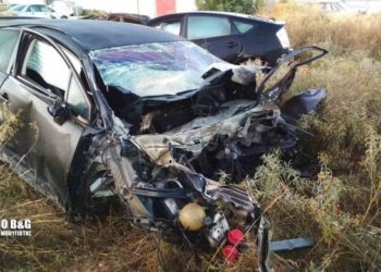 Σοκαριστικές Εικόνες: Τροχαίο με δύο νεκρούς – Εκσφενδονίστηκε η μηχανή του οχήματος