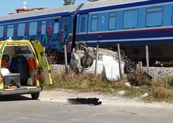 Πριν Λίγο: Σύγκρουση τρένου με αυτοκίνητο – Πληροφορίες για έναν νεκρό[Σκληρές Εικόνες]