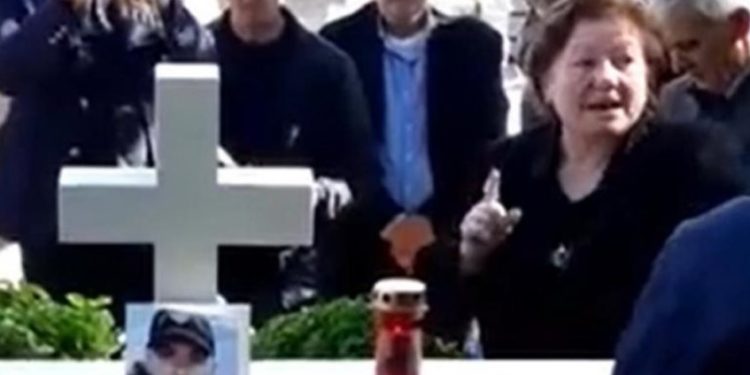 Alldaynews.gr Μνημόσυνο Κατσίφα: «Λεβέντη μου δεν θα ξεριζώσουν το έθνος μας», συγκλονίζει η τραγική μητέρα