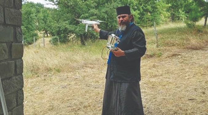 Alldaynews.gr Xάκερ «χτύπησαν» τον λογαριασμό ιερέα και ανέβασαν ακατάλληλες σκηνές