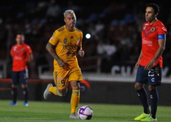 Η ντροπή του ποδοσφαίρου: Έκαναν διαμαρτυρία ακίνητοι και οι αντίπαλοι έβαζαν γκολ! (vid)