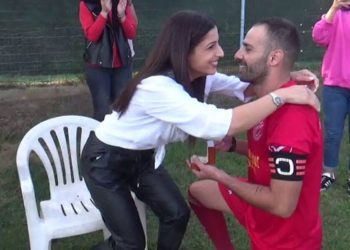 Πιερία: Ποδοσφαιριστής έκανε πρόταση γάμου σε κόρη αντίπαλου παράγοντα (video)